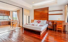 Chaweng Lake View Condotel